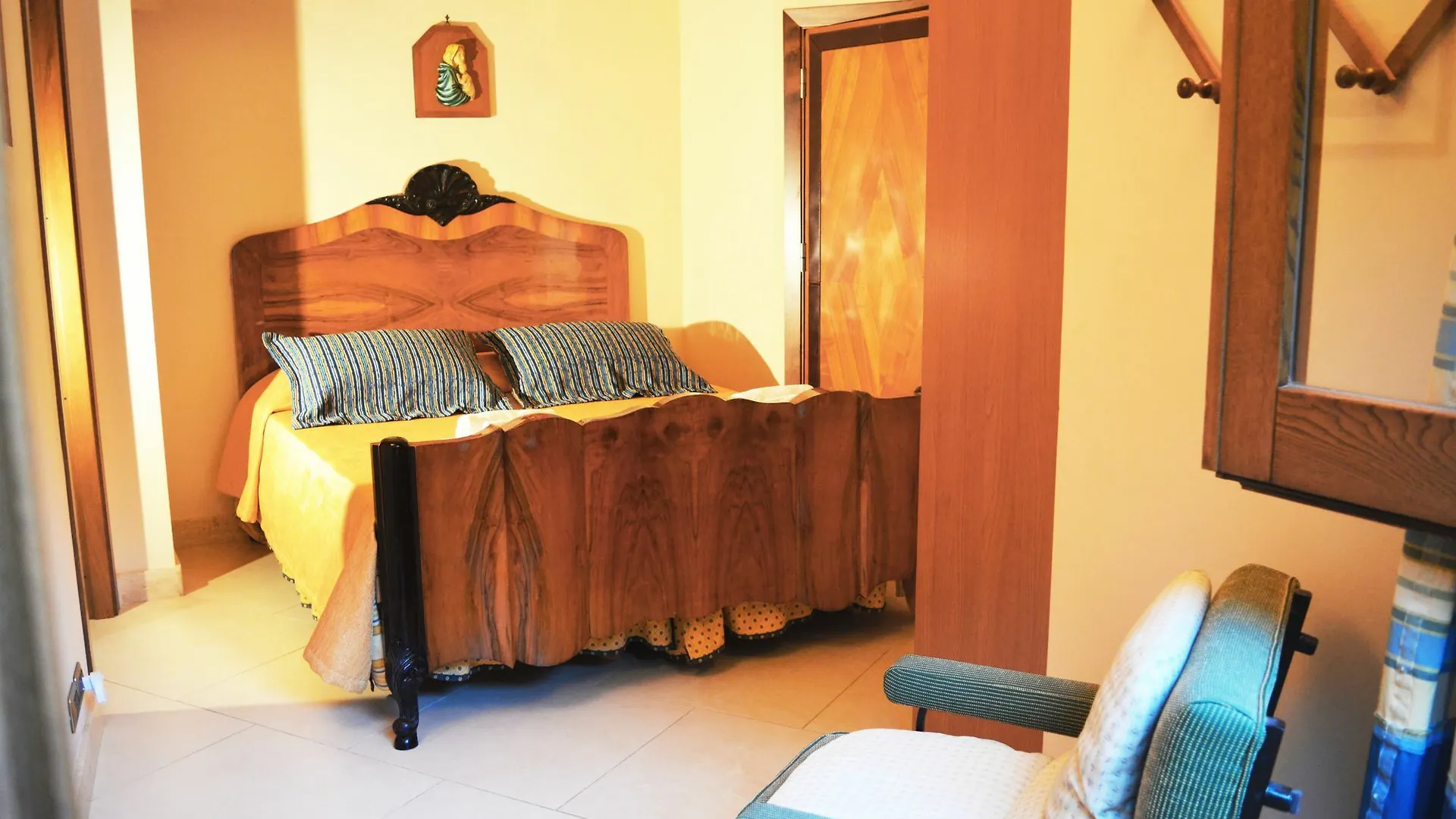 Casa Vacanza Villa Klimt Castellammare del Golfo 0*,  İtalya